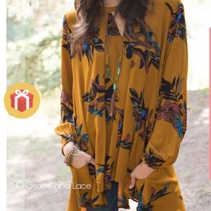 Grace and lace keyhole tunic xs